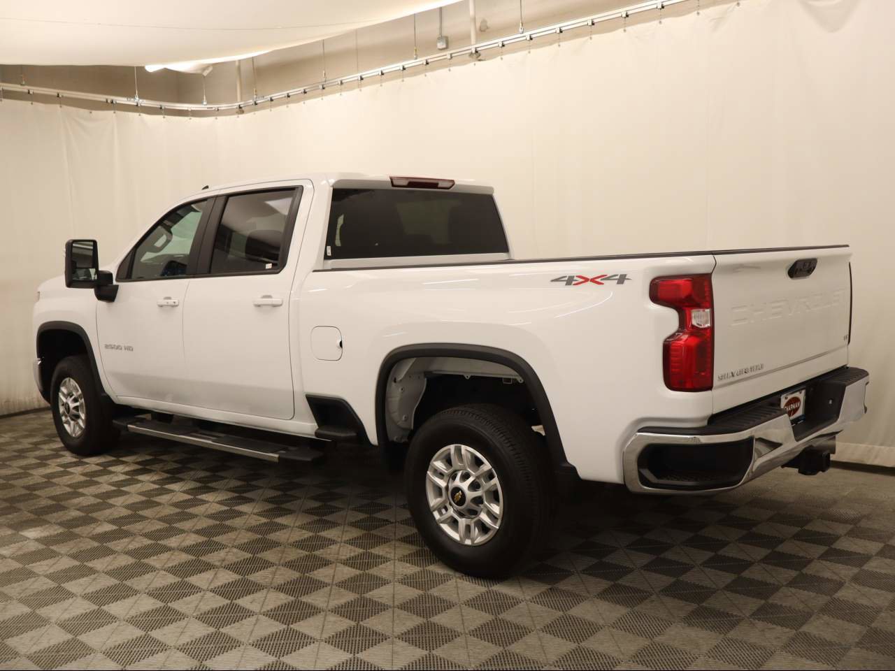 Used 2025 Chevrolet Silverado 2500 LT w/ Convenience Package AWD/4WD image 3