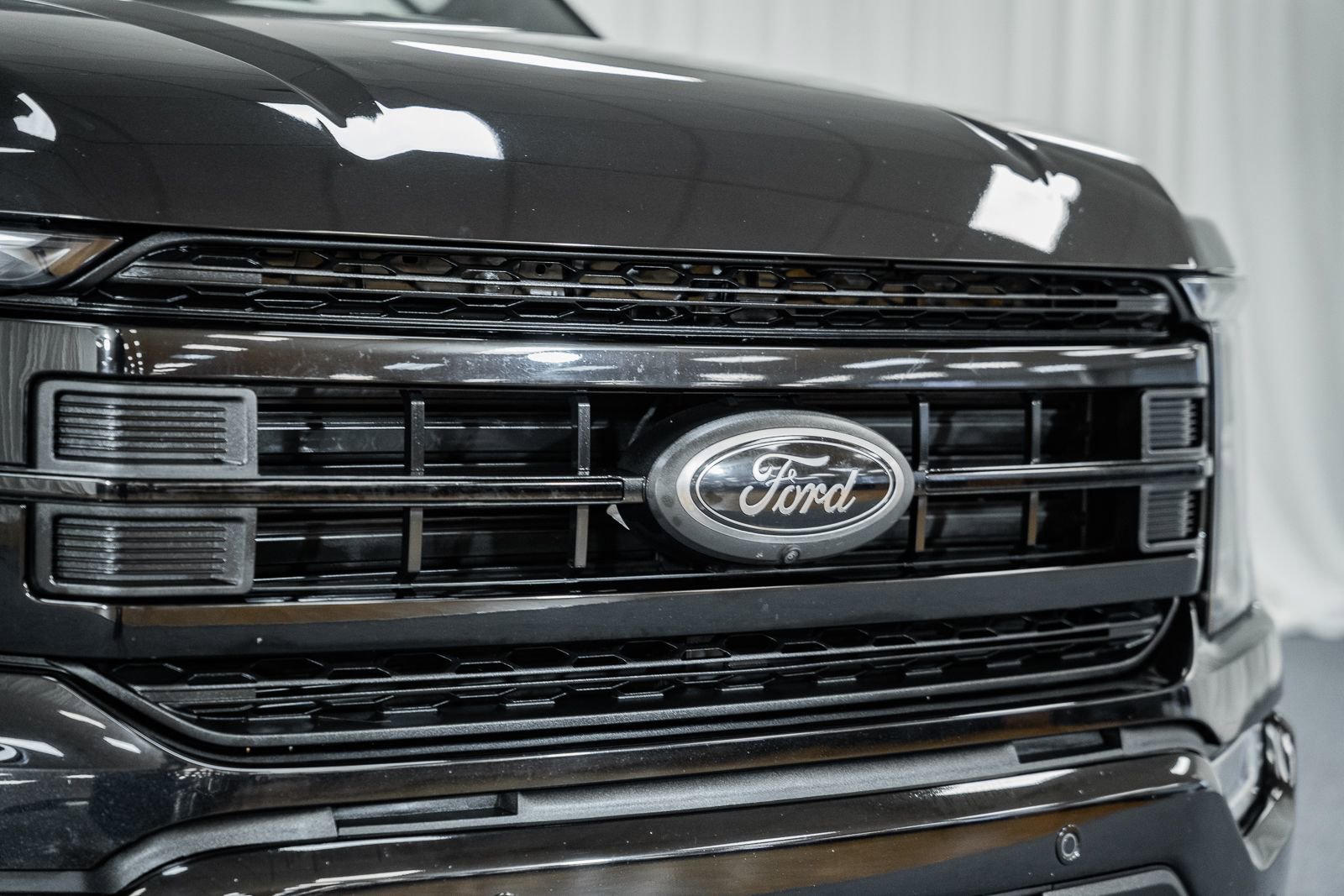 Certified 2023 Ford F150 Lariat w/ Equipment Group 502A High image 13