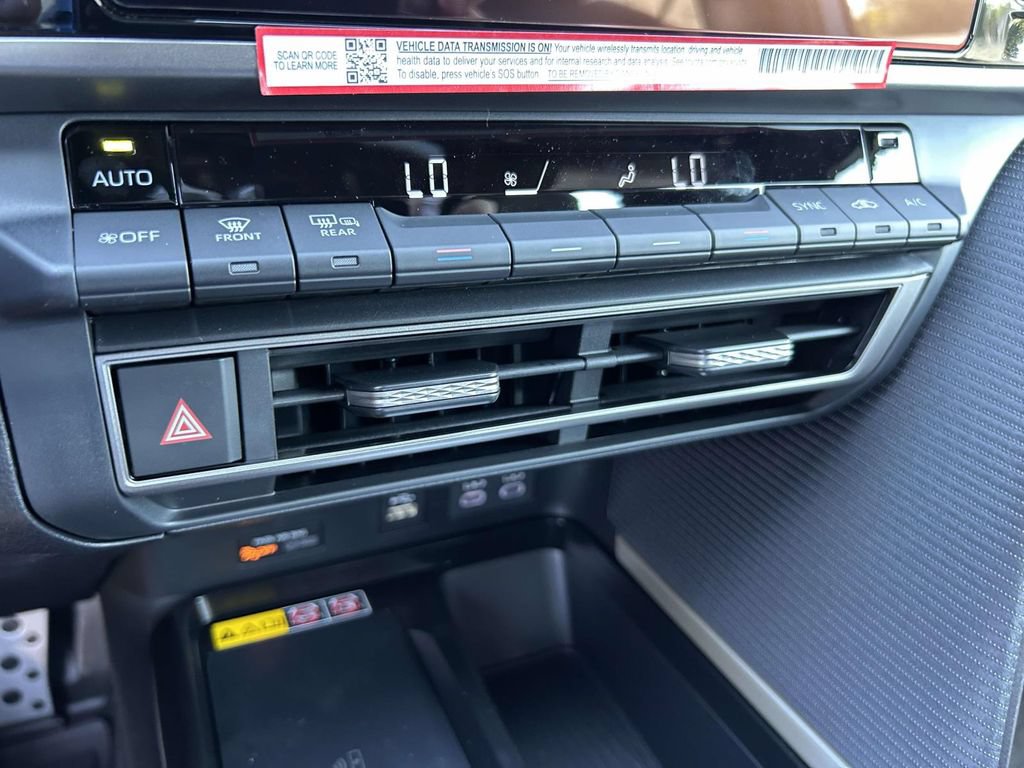 New 2026 Toyota Camry Hybrid FWD image 23