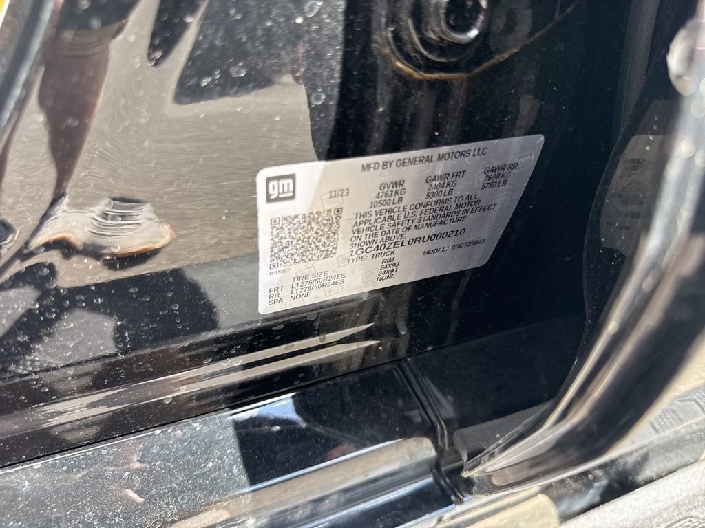 Used 2024 Chevrolet Silverado EV RST AWD/4WD image 38