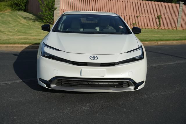 Used 2024 Toyota Prius XLE FWD image 2