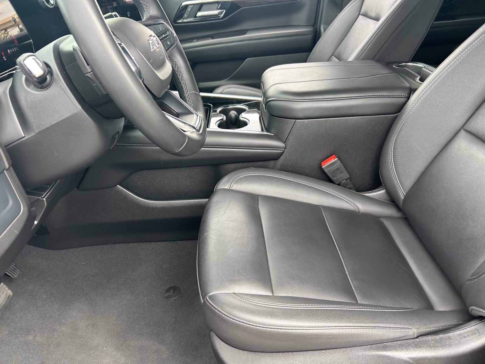 Used 2025 Chevrolet Tahoe Z71 AWD/4WD image 28