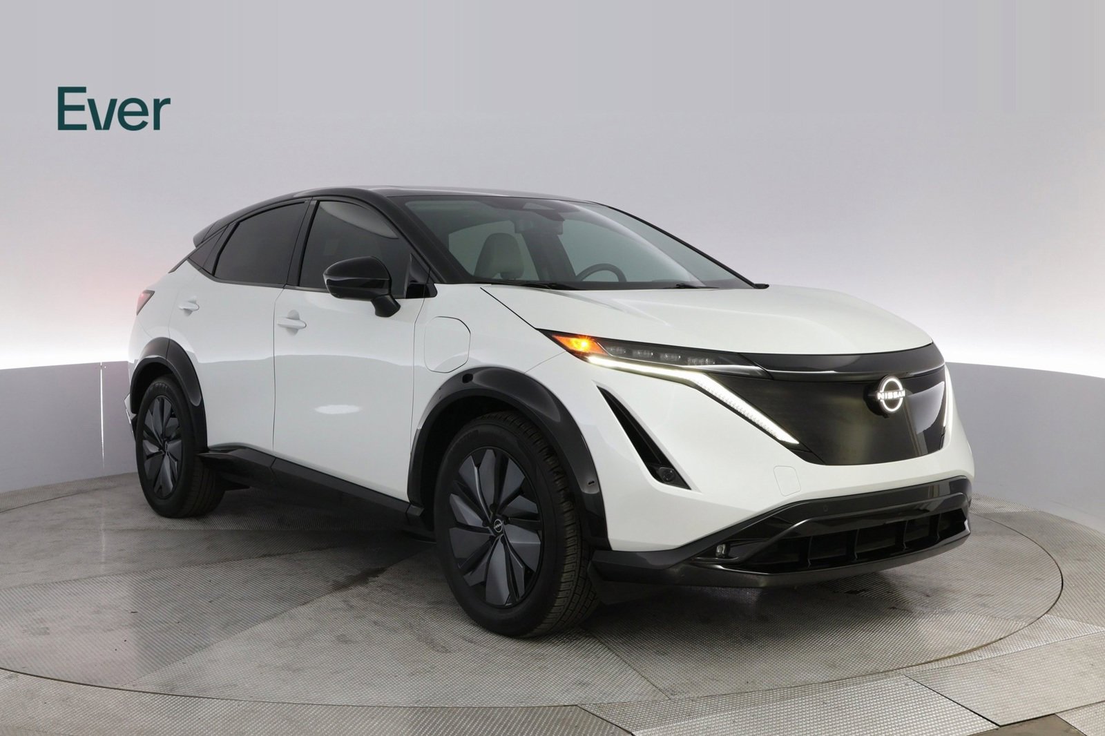 Used 2023 Nissan Ariya AWD image 4