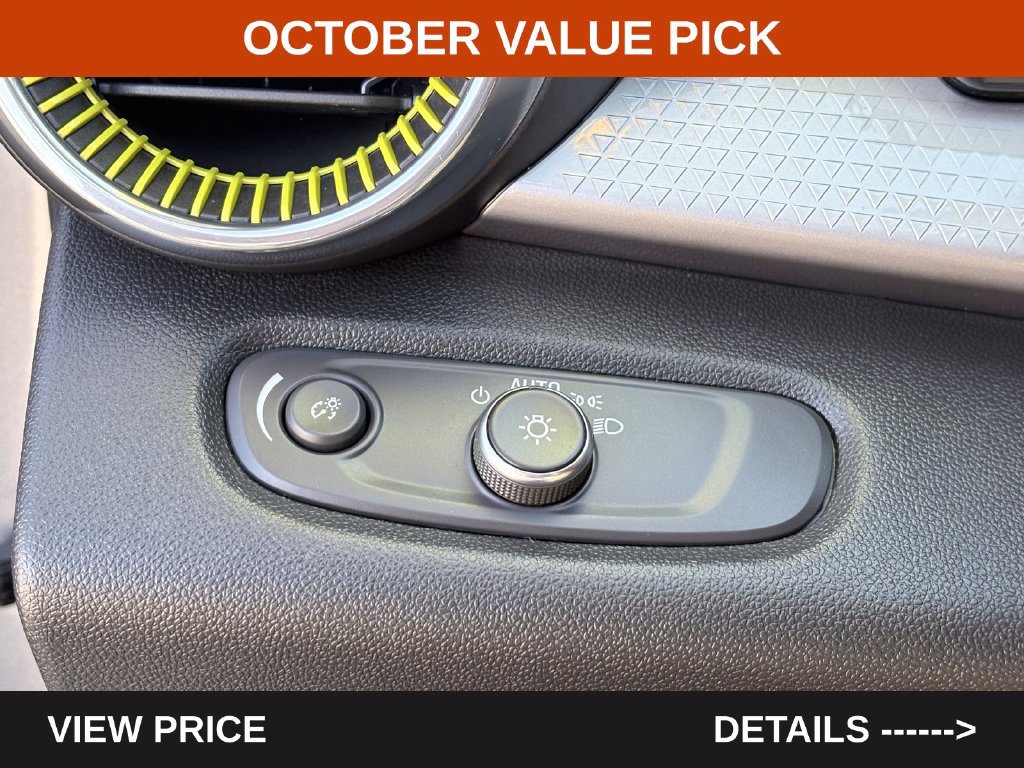Used 2025 Chevrolet Trax LT FWD image 24