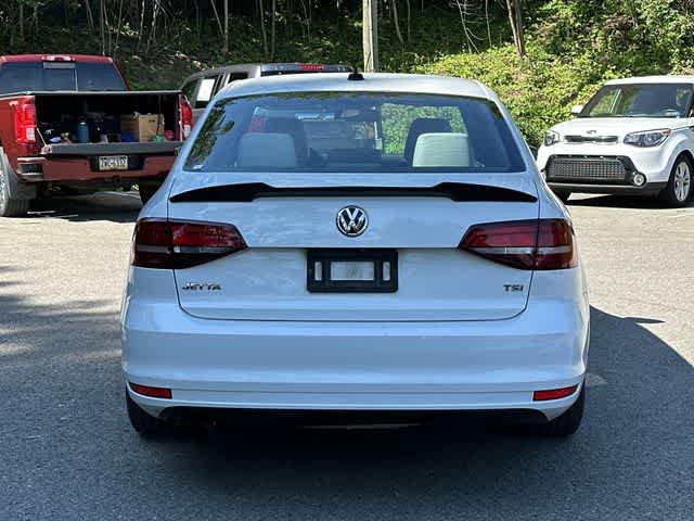 Used 2017 Volkswagen Jetta Sport w/ Jetta Sport Lighting Package FWD image 4