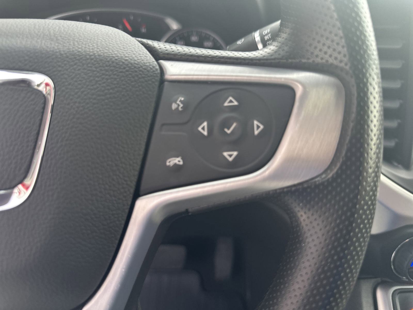 Used 2022 GMC Acadia SLE image 12