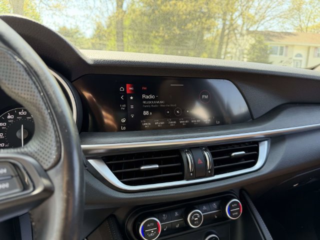 Used 2023 Alfa Romeo Stelvio Ti AWD/4WD image 27