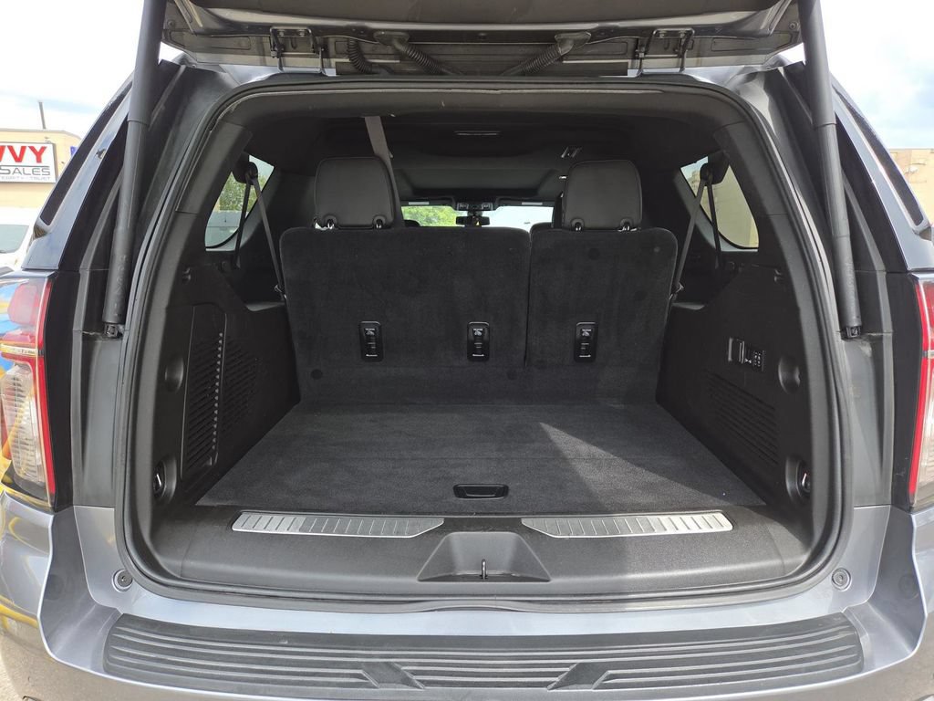 Used 2021 Chevrolet Suburban RST w/ Luxury Package AWD/4WD image 16