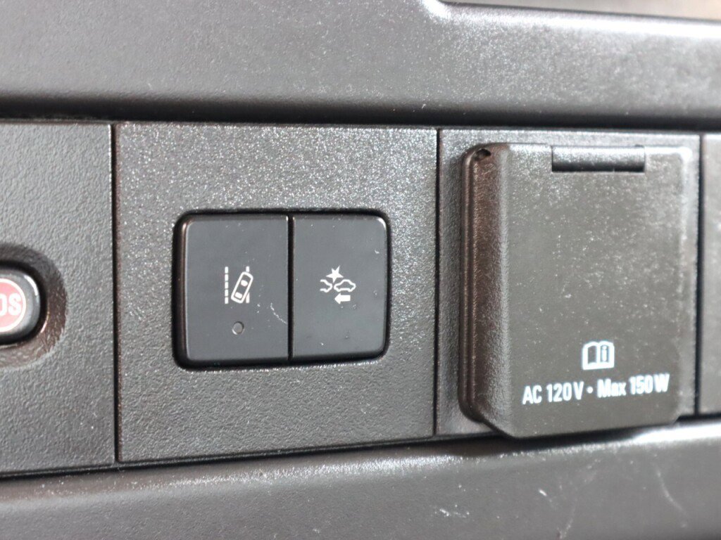 Used 2019 GMC Savana 3500 Extended w/ Driver Convenience Package image 21