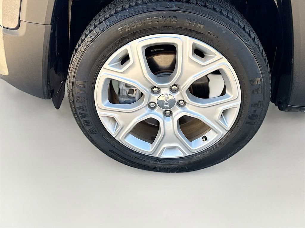 Used 2018 Jeep Renegade Limited w/ Safety & Security Group AWD/4WD image 37