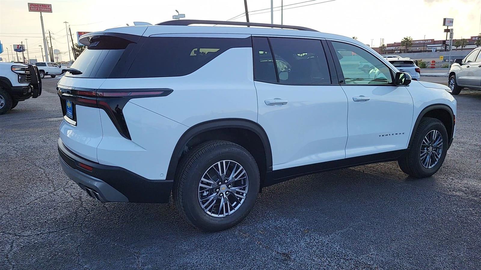 New 2025 Chevrolet Traverse LT w/ Enhanced Driving Package image 8