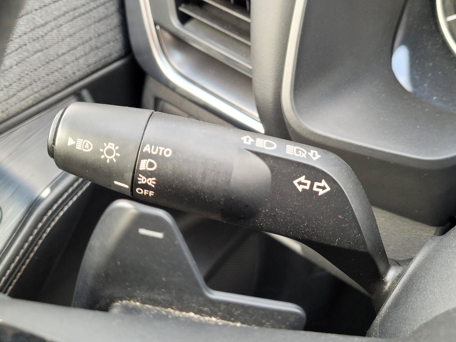 Used 2023 Nissan Rogue SV AWD/4WD image 29