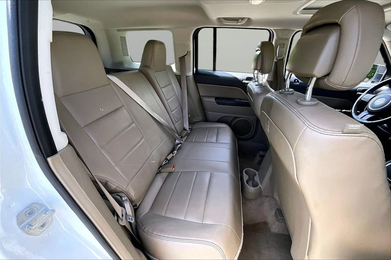 Used 2015 Jeep Patriot High Altitude FWD image 22