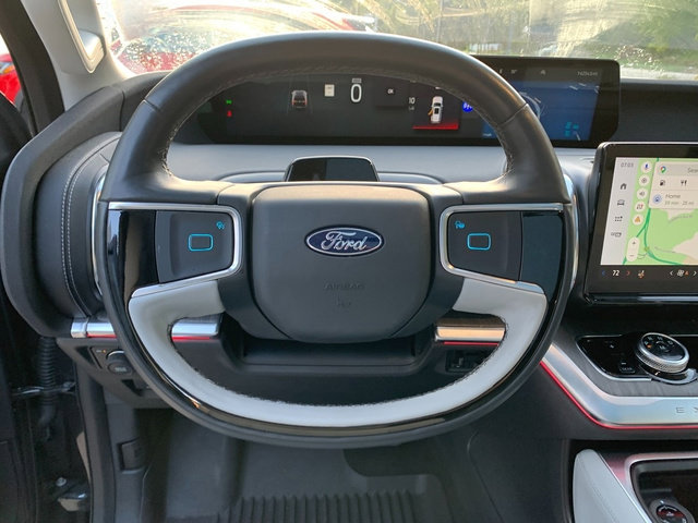 Used 2025 Ford Expedition Platinum w/ Platinum Ultimate Package image 21