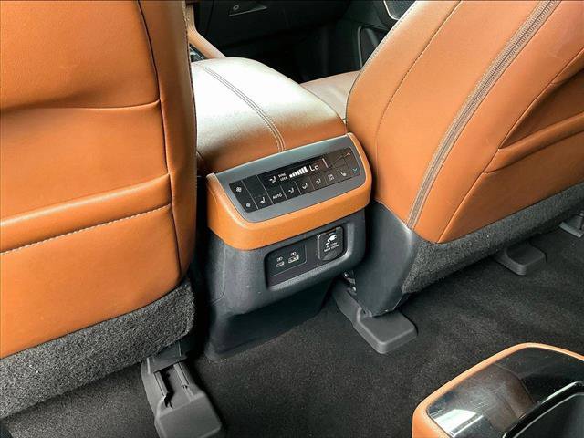 Used 2024 Nissan Pathfinder Platinum AWD/4WD image 25