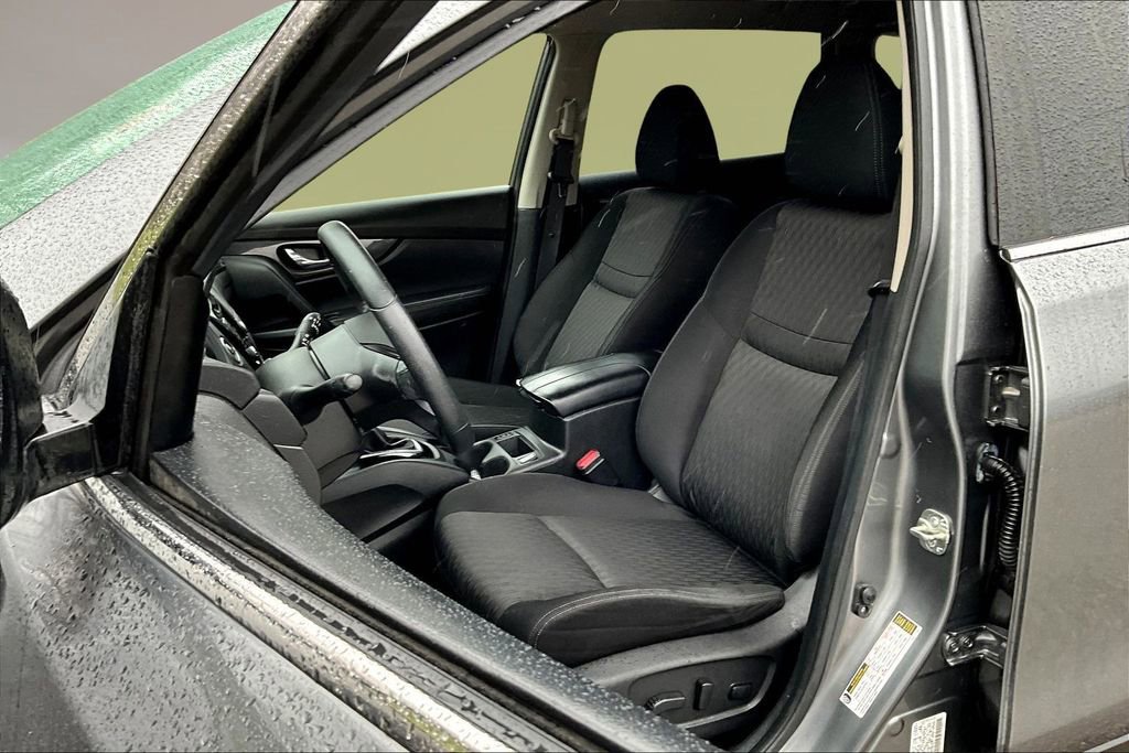 Used 2020 Nissan Rogue SV image 20