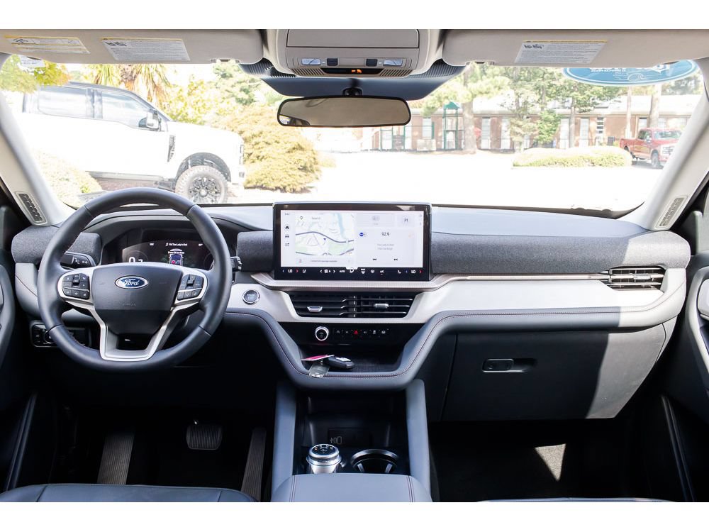 Used 2026 Ford Explorer Active w/ Active Comfort Package AWD/4WD image 13