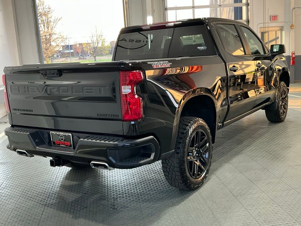 Used 2024 Chevrolet Silverado 1500 Custom Trail Boss w/ LPO, Dark Essentials Package image 22