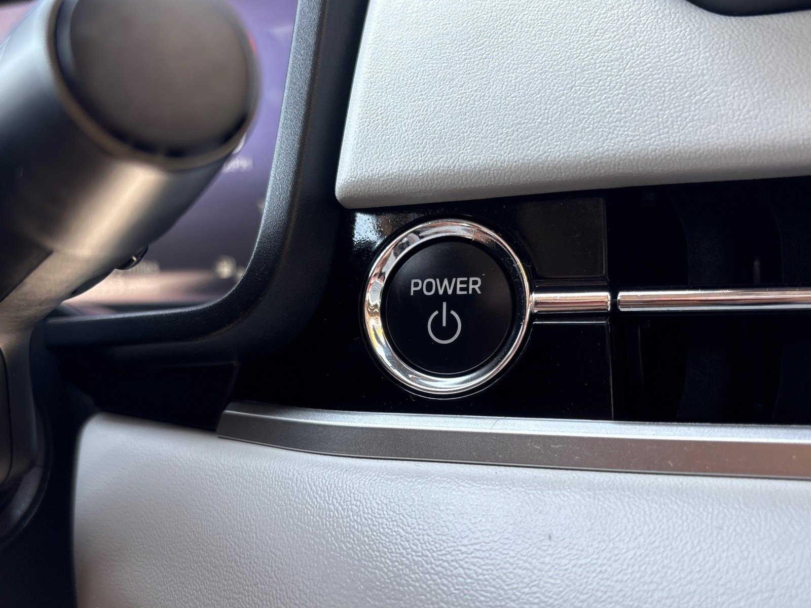 Used 2024 Mitsubishi Outlander 4WD Plug-In Hybrid image 25