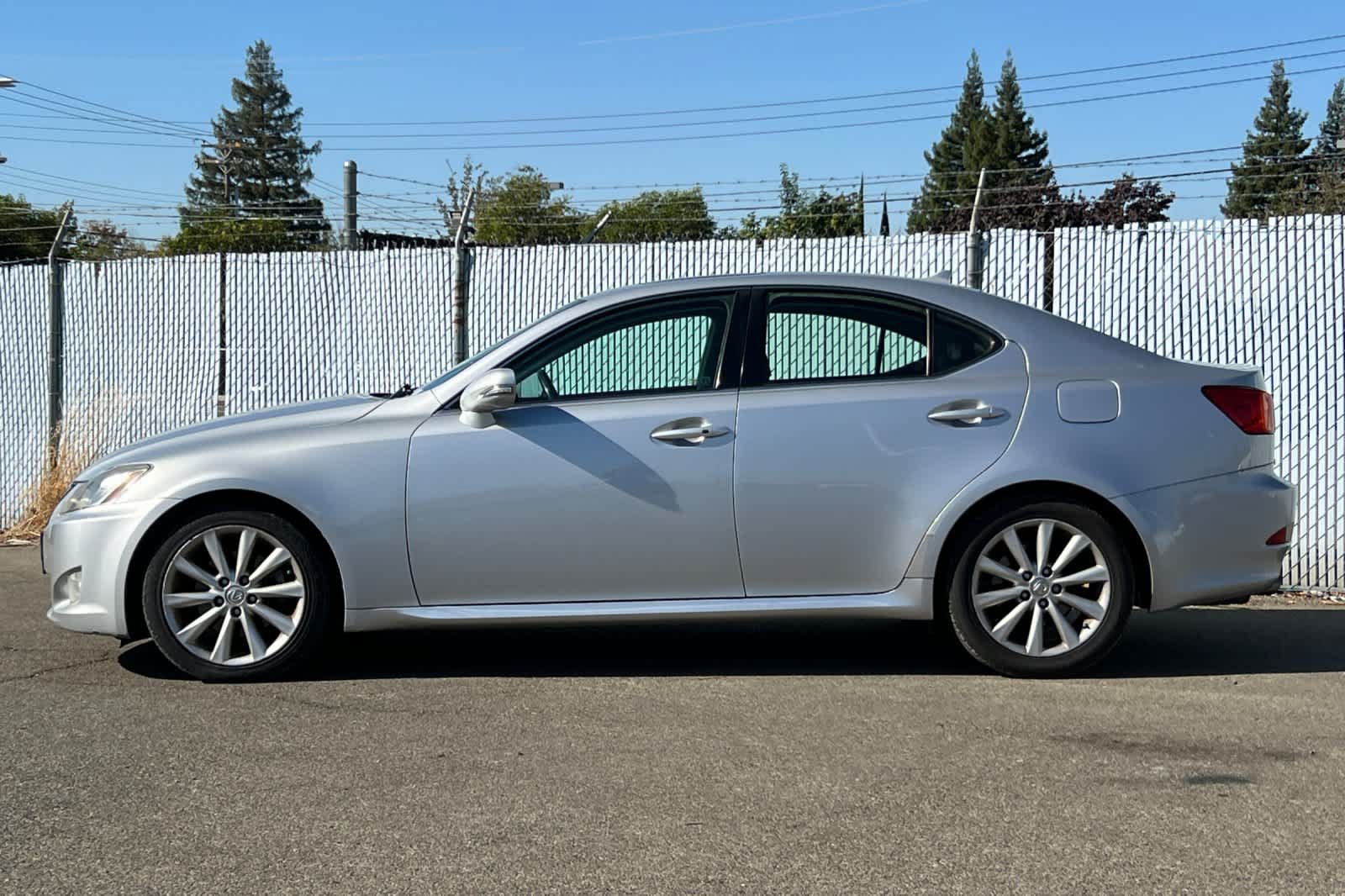 Used 2010 Lexus IS 250 w/ Preferred Accessory Package RWD image 2