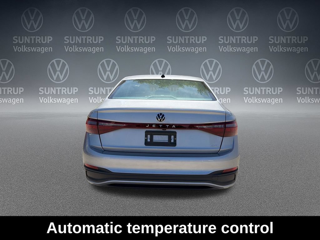 Used 2025 Volkswagen Jetta SE w/ Sunroof Package FWD image 12