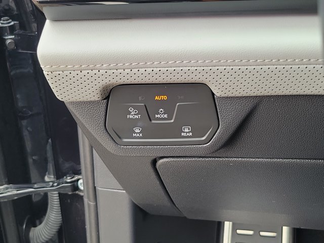 Used 2024 Volkswagen Atlas Peak Edition SE AWD/4WD image 23