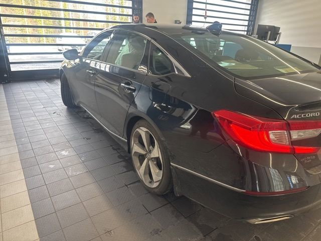 Used 2018 Honda Accord Touring image 5