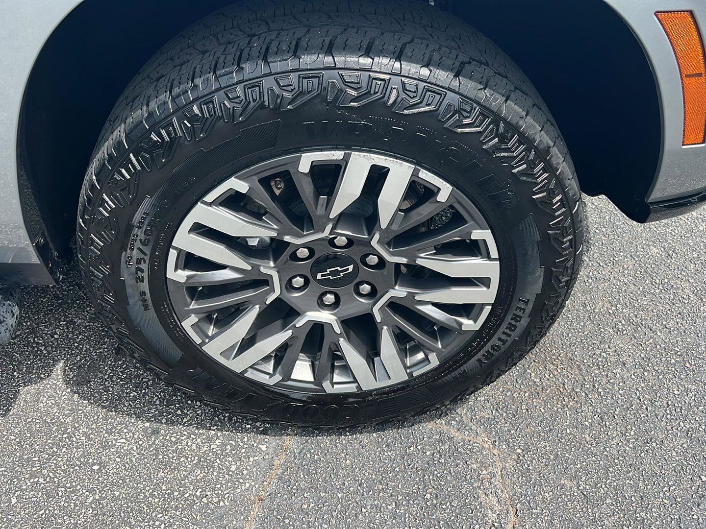 Used 2025 Chevrolet Tahoe Z71 w/ Z71 Off-Road Package AWD/4WD image 43