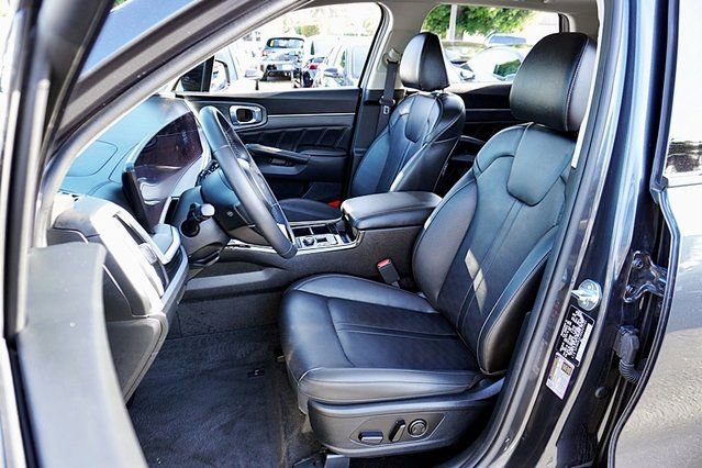 Used 2024 Kia Sorento SX AWD/4WD image 16