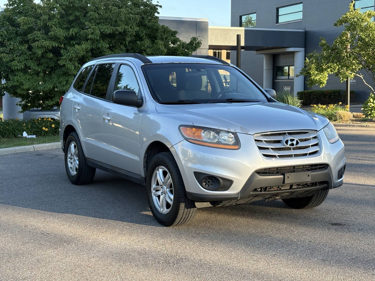 Used 2010 Hyundai Santa Fe GLS AWD/4WD image 7