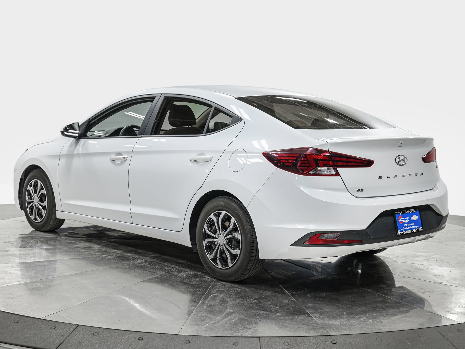 Used 2020 Hyundai Elantra SE FWD image 4