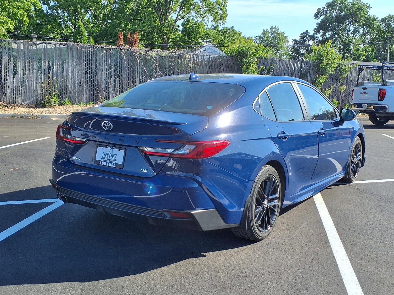 Used 2025 Toyota Camry SE w/ Multimedia Upgrade Package FWD image 4