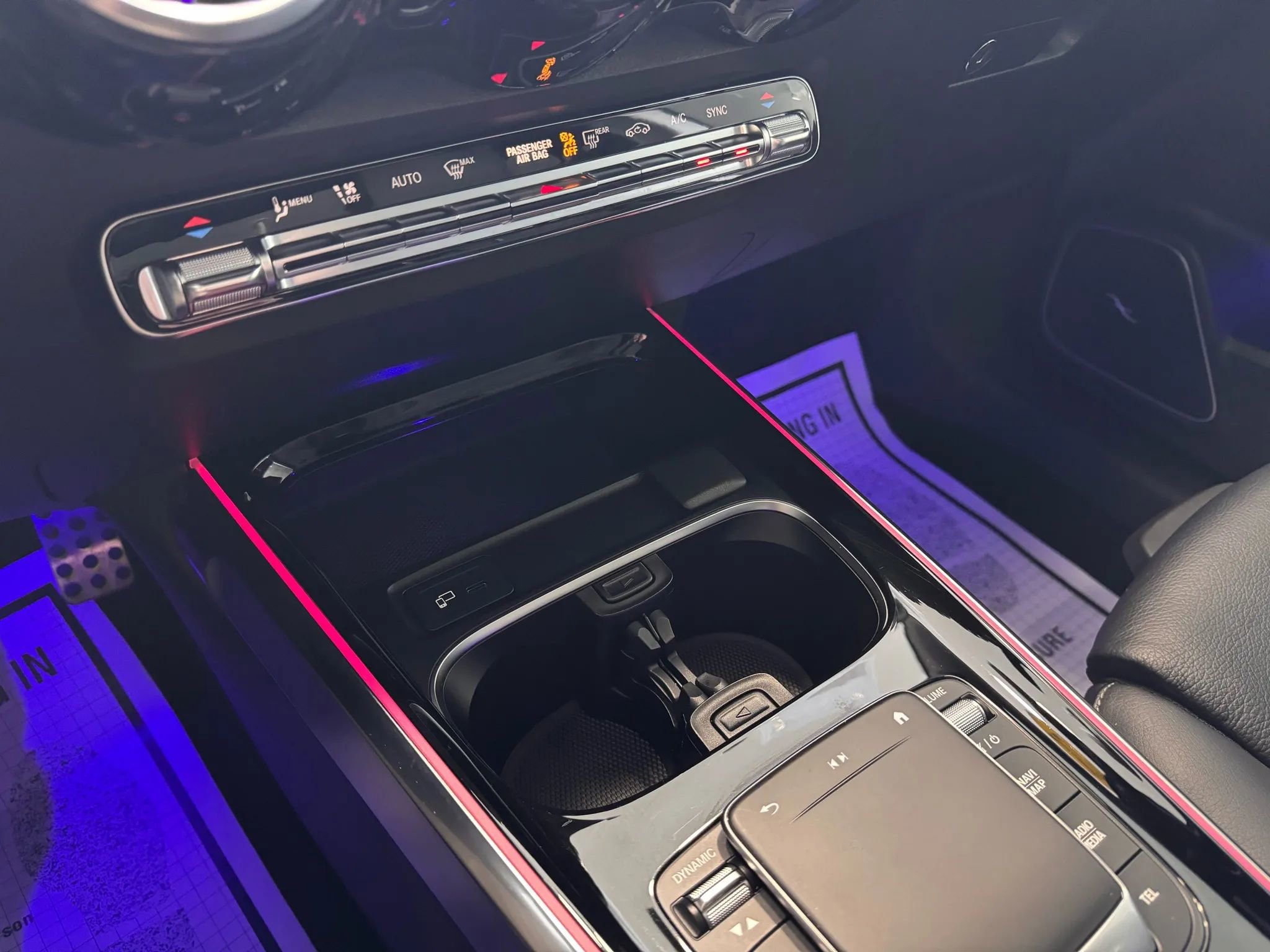 Used 2021 Mercedes-Benz GLB 35 AMG 4MATIC image 35