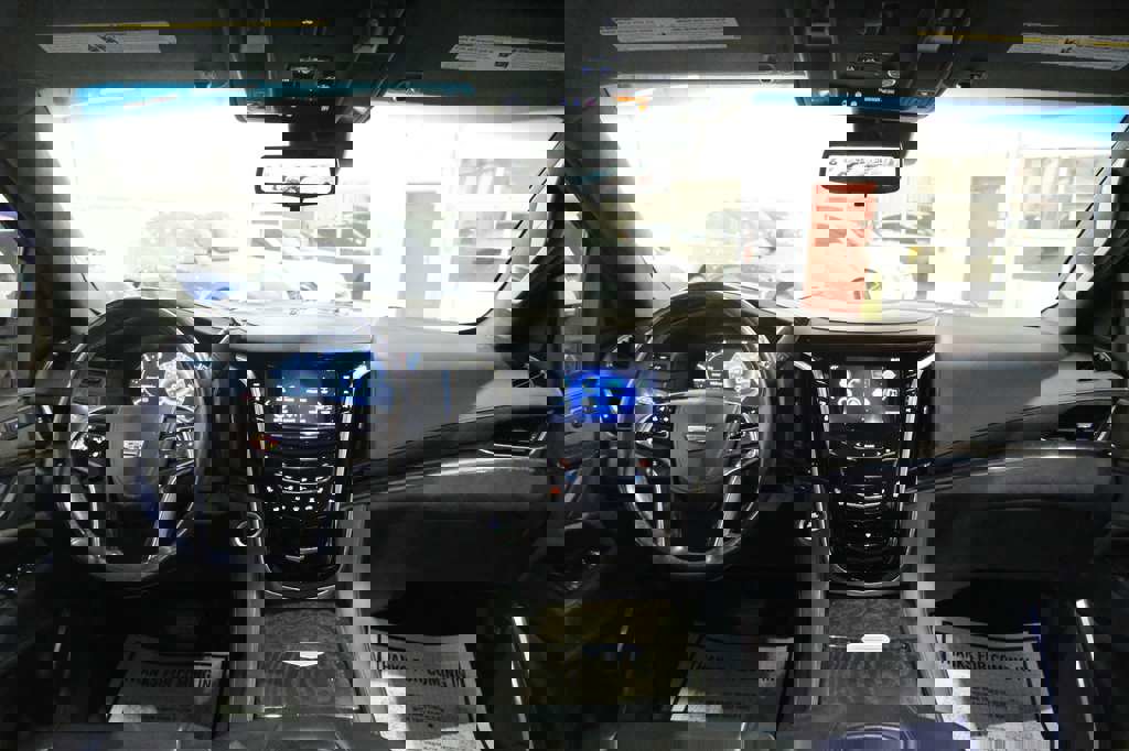 Used 2020 Cadillac Escalade ESV Platinum image 29