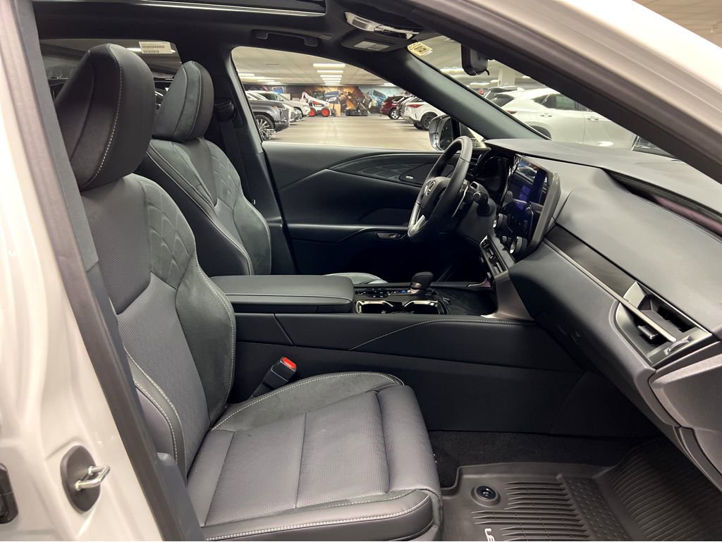 New 2026 Lexus RX 450h AWD image 25