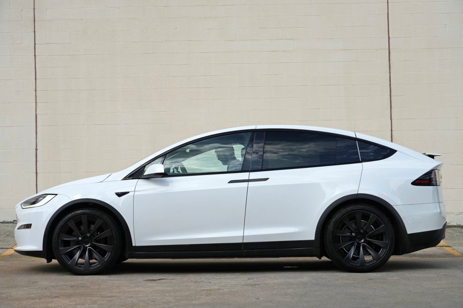 Used 2023 Tesla Model X AWD/4WD image 9