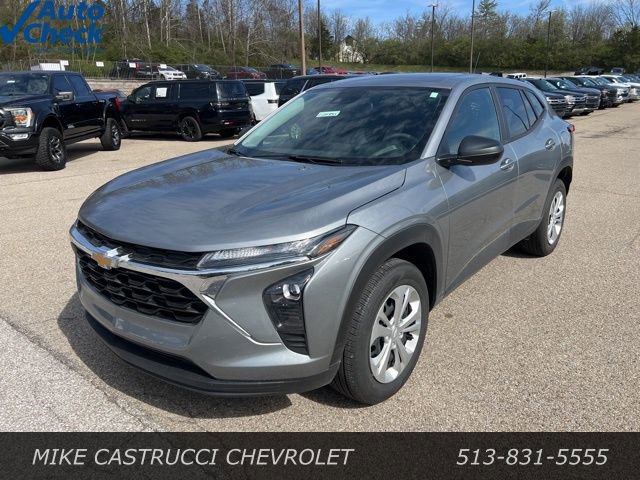 Used 2025 Chevrolet Trax LS w/ Driver Confidence Package image 1