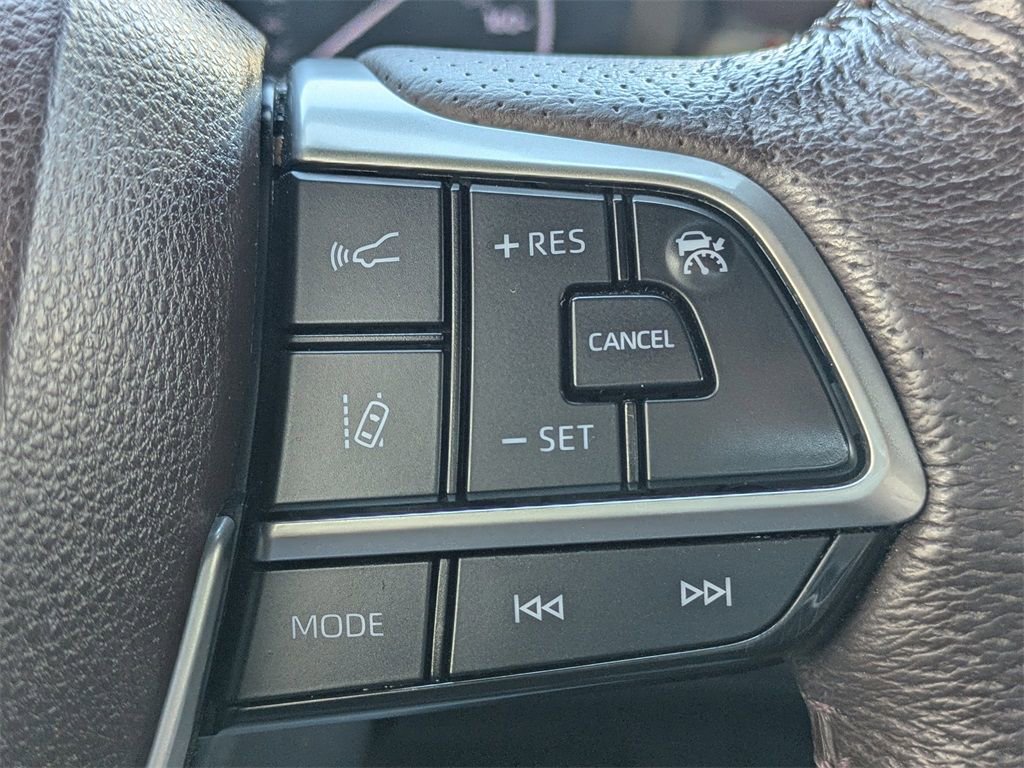 Used 2022 Toyota Sienna Platinum image 26