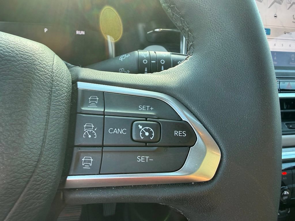 Used 2023 Jeep Compass Limited w/ Elite Group AWD/4WD image 17