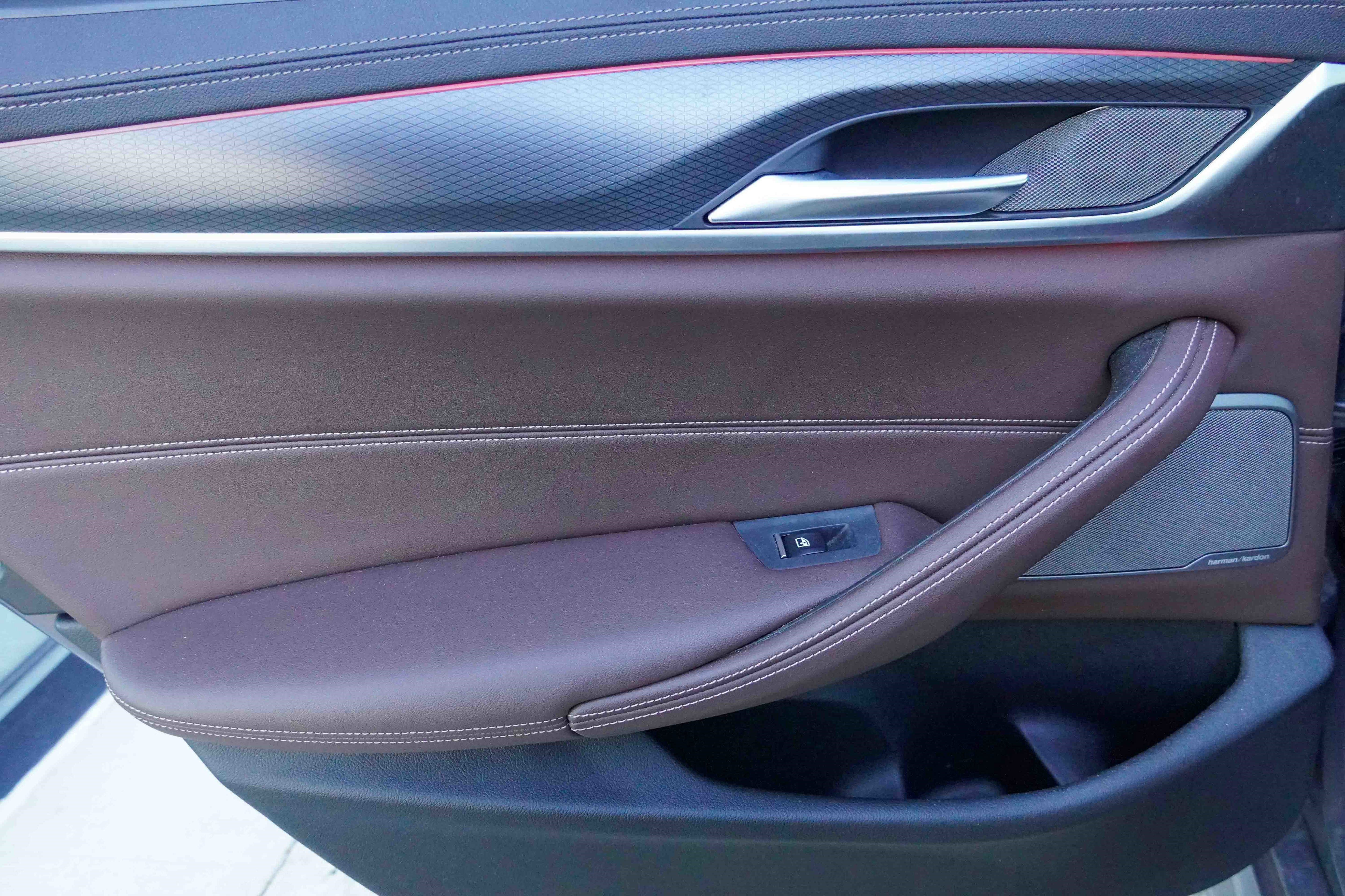 Certified 2022 BMW M550i xDrive w/ Executive Package image 33