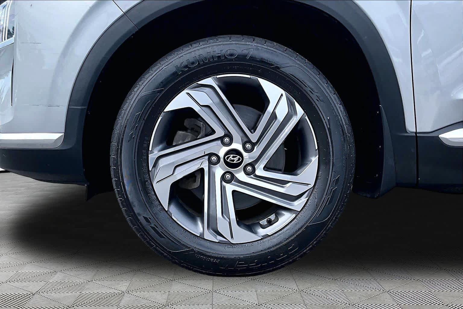Used 2023 Hyundai Santa Fe SEL w/ Premium Package AWD/4WD image 11