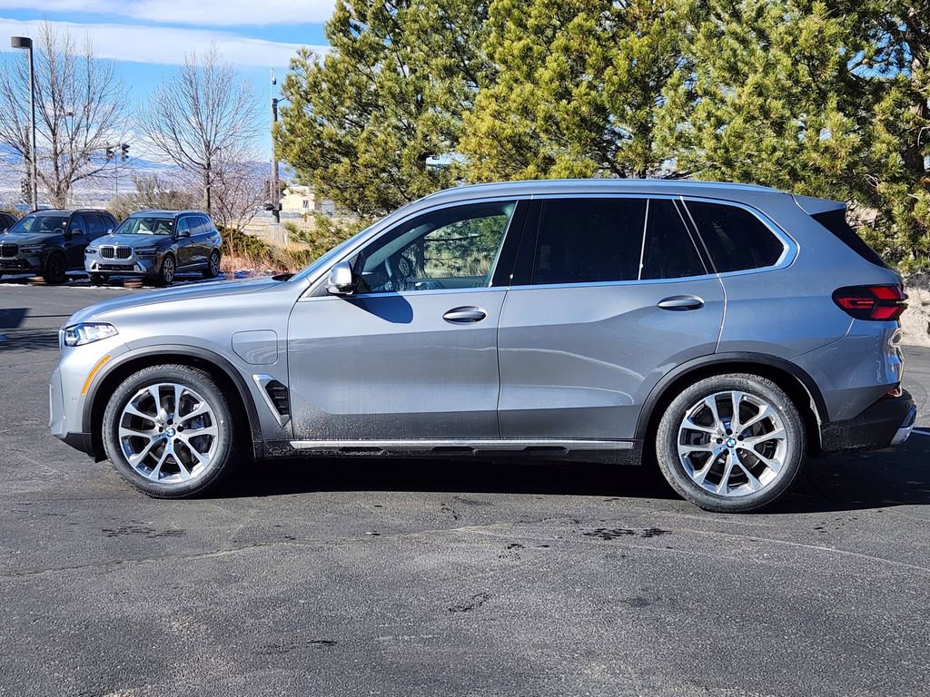 New 2026 BMW X5 xDrive50e w/ Executive Package image 2