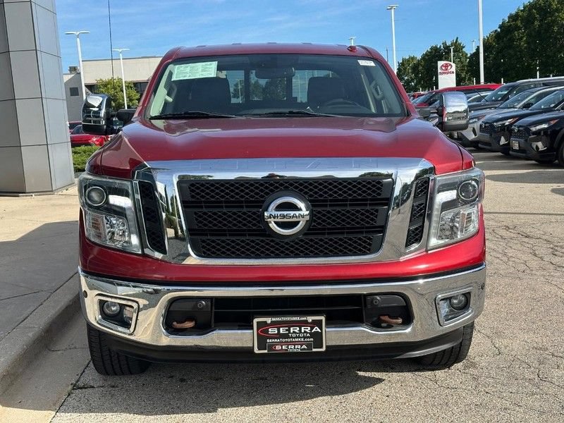 Used 2017 Nissan Titan SL w/ SL Towing Convenience Package AWD/4WD image 9