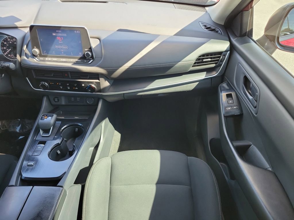 Certified 2024 Nissan Rogue S image 20