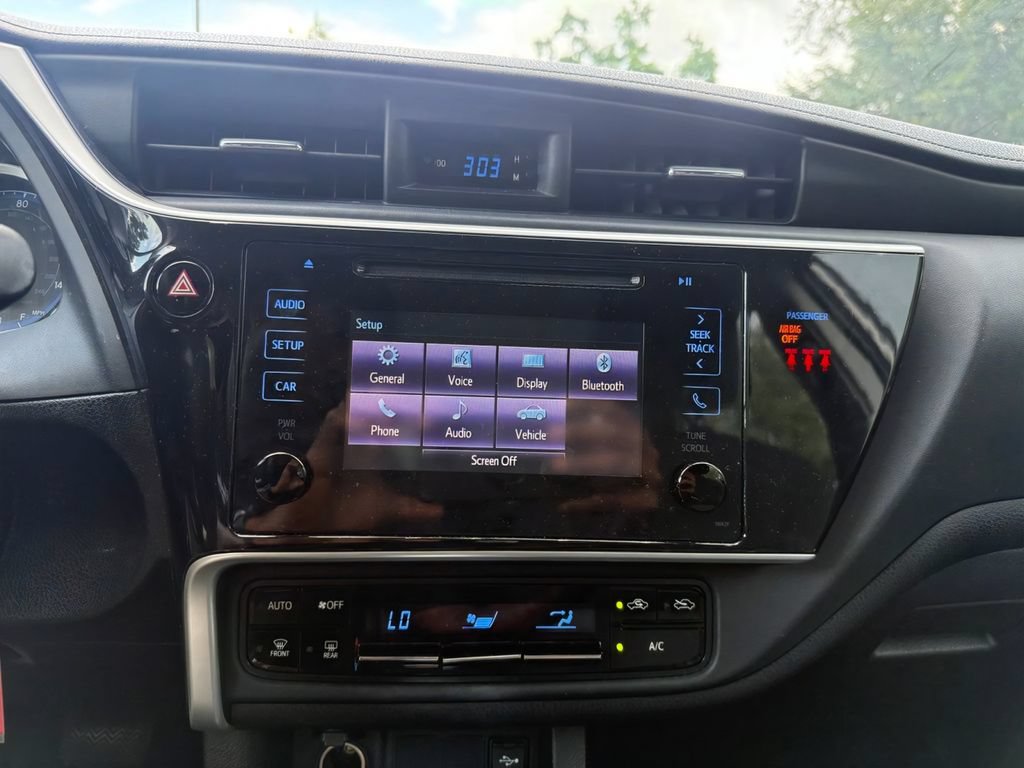 Used 2019 Toyota Corolla LE FWD image 23