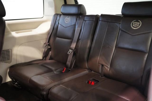 Used 2013 Cadillac Escalade Platinum AWD/4WD image 22