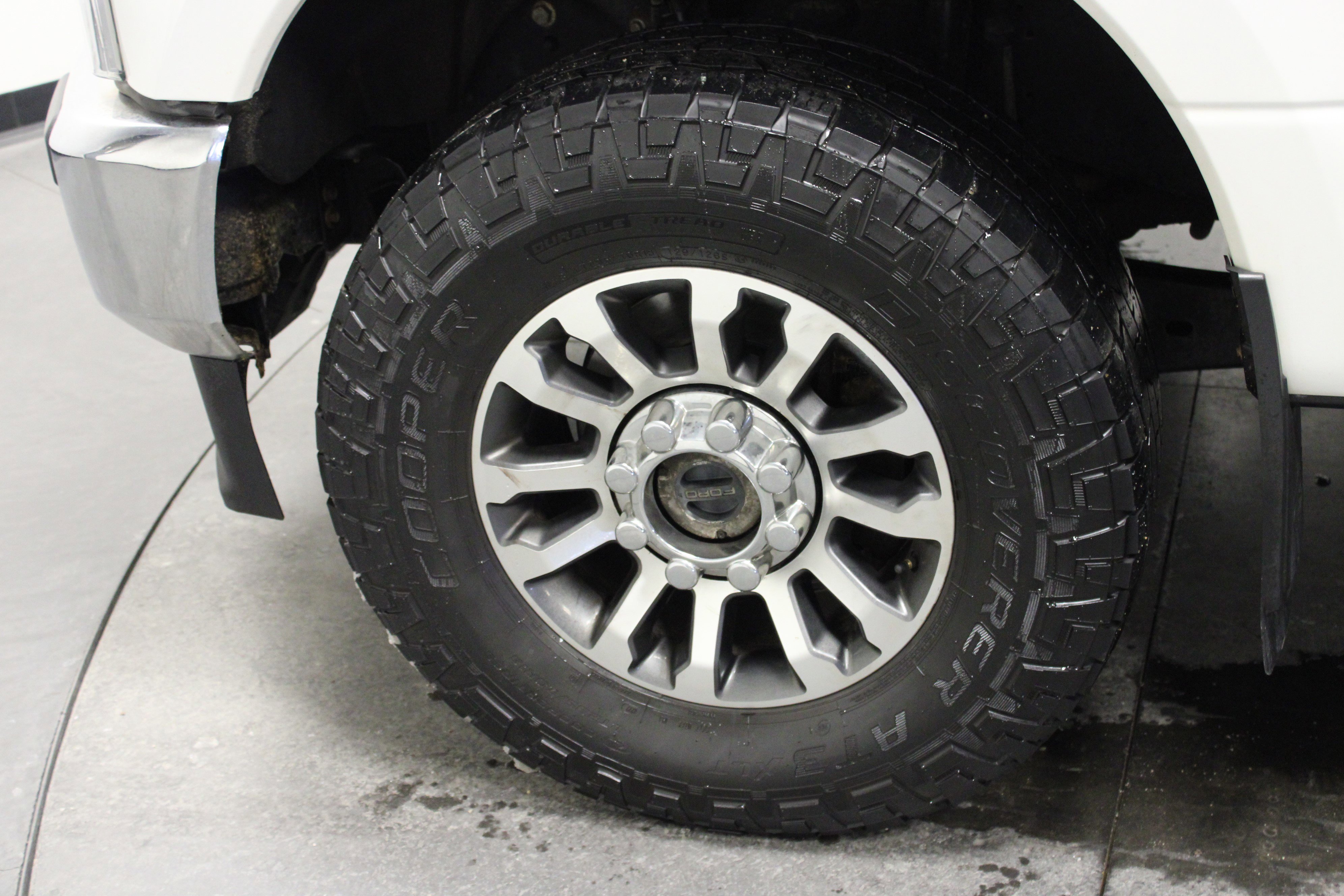 Used 2022 Ford F350 Lariat image 10