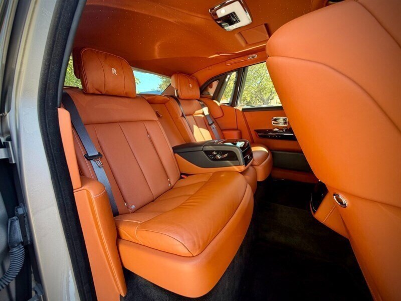 Used 2018 Rolls-Royce Phantom Sedan RWD image 31