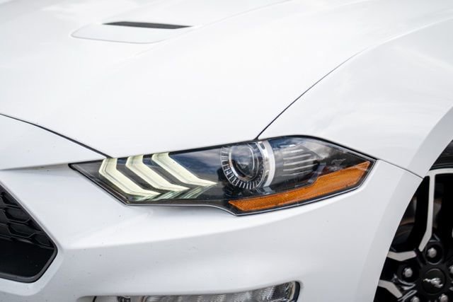 Used 2018 Ford Mustang Premium RWD image 4