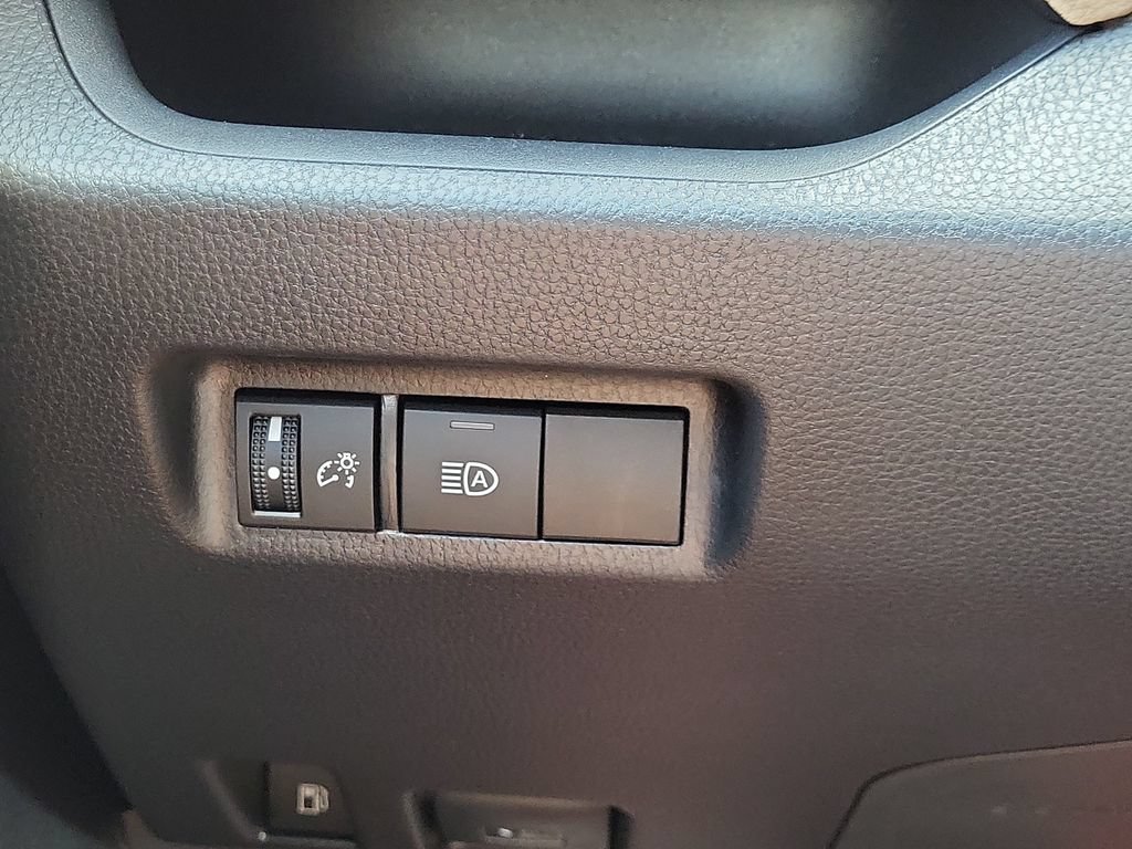 Used 2024 Toyota RAV4 LE AWD/4WD image 33